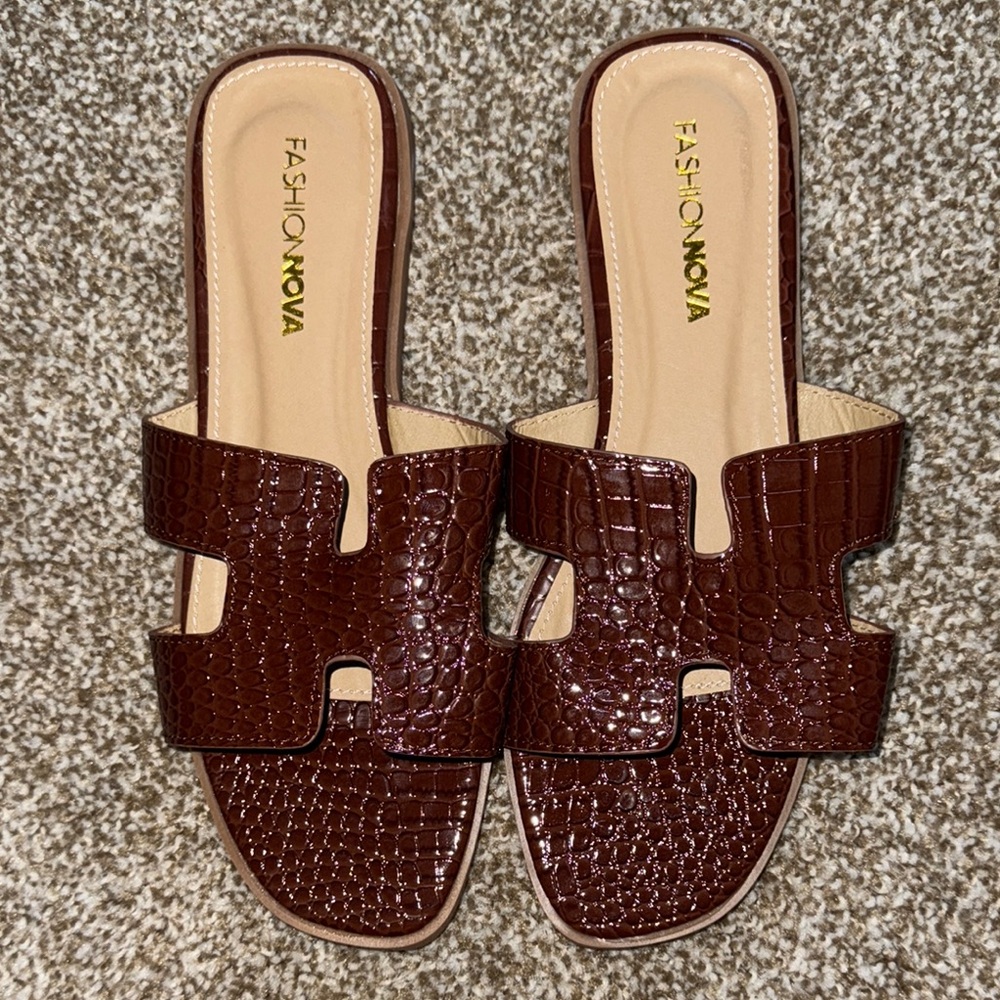 Fashion Nova Brown Sandals NEW**